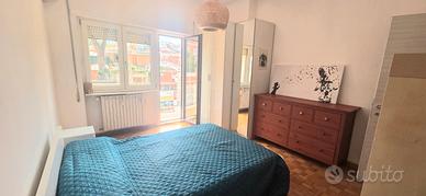 Appartamento arredato con due camere, balcone