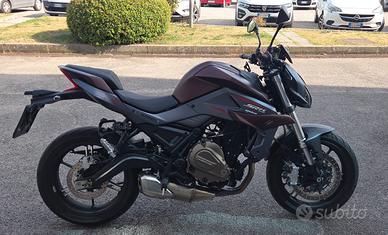 Qj Motor SRK 700 NAKED