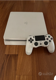 PlayStation 4 (PS4)