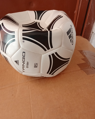Pallone da calcio Adidas Tango