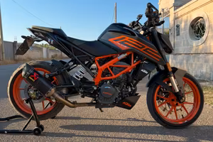 KTM Duke 125 2022 - akrapovic