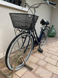 Bicicletta con cestino