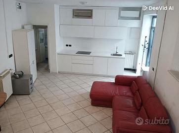 Palazzina indipendente su 4 lati