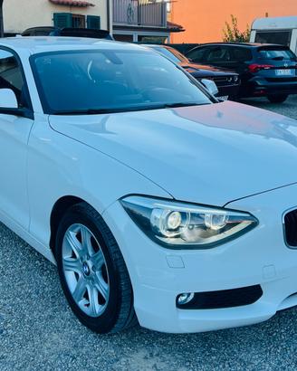 Bmw 116 116i 5p. Unique