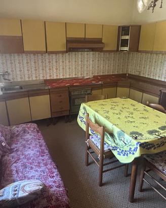 Cucina completa di elettrodomestici