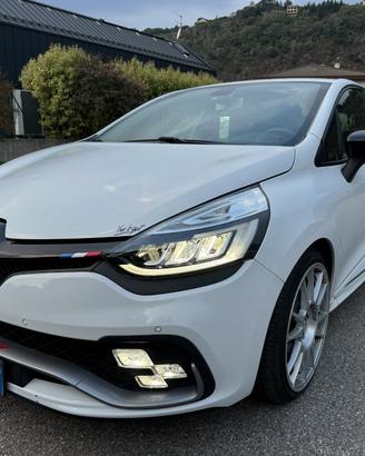 Renault Clio TCe 220CV EDC Energy R.S. Trophy