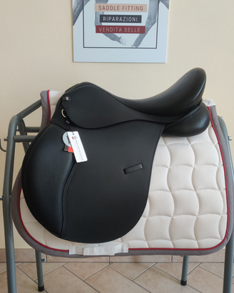 Sella NUOVA completo salto 17.5"