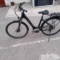 bici elettrica cube 