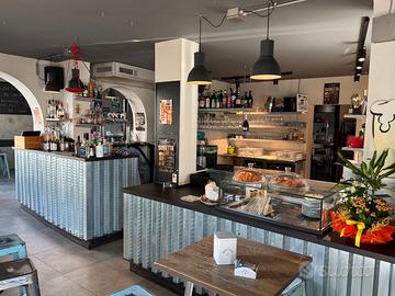 16R - AziendaSi - bar bistrot con cucina