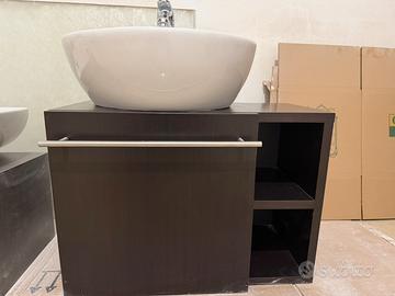 Mobile bagno con lavandino