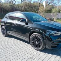 GLA 200 Au D"AMG LINE"Premium+Pack - KM0 ...NUOVA