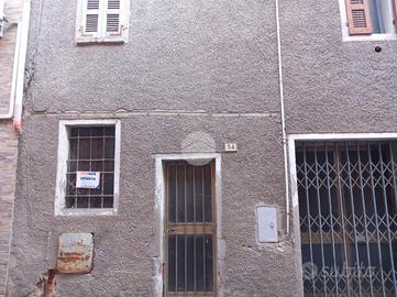 CASA SEMINDIPENDENTE A CASTEL SAN GIOVANNI