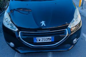 Peugeot 208 PureTech 82 5 porte Allure