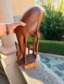 Scultura in legno cervo o antilope