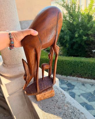 Scultura in legno cervo o antilope