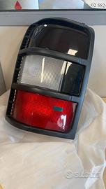 FANALINO POST. SX PAJERO 00-03 MB831089