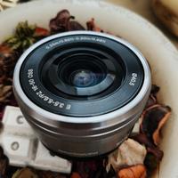 obbiettivo Sony 16mm 2.8 