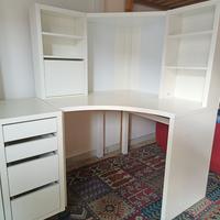 Scrivania angolare ikea con cassettiera