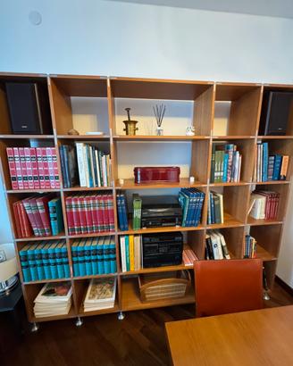 Libreria di design by Cassina