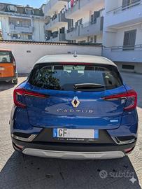 Renault Captur ibrida 1.6 da 160cv