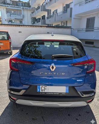 Renault Captur ibrida 1.6 da 160cv