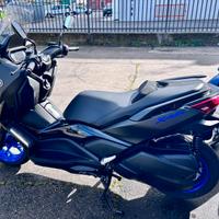 Yamaha x-max 300