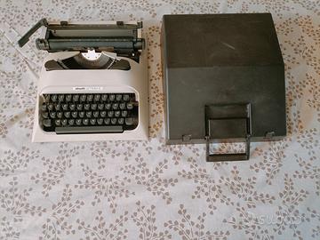 Macchina da scrivere Olivetti Lettera 10