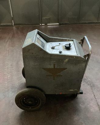 Caricabatterie e avviatore 12V