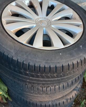 cerchi da 16 gomme 215 55 e copricerchi citroen