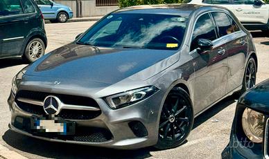 Mercedes classe a italiana tagliandi casa madre