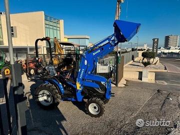 Trattore con pala