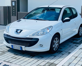 Peugeot 206+ plus 1.4 HDi del 2011 neo patentati