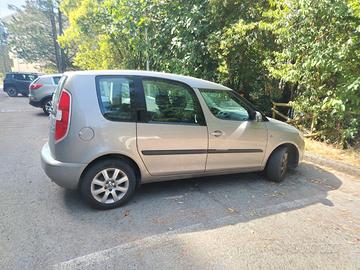Auto SKODA ROOMSTER