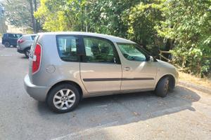 Auto SKODA ROOMSTER
