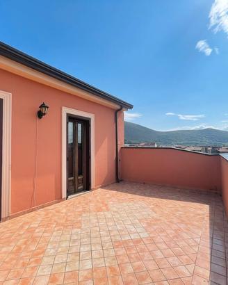 Duplex ampia metratura con terrazzi-bellona