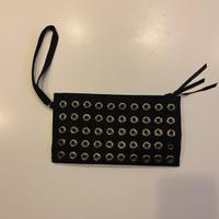 Pochette nera Primadonna in suede con borchie oro