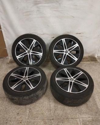 Cerchi e gomme classe A da 225/45/18