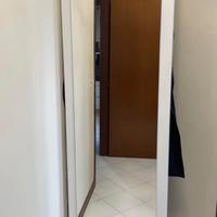 Specchio appendiabiti girevole