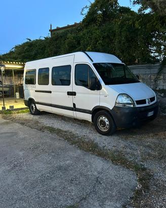 Renault master 17 posti