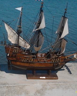 Veliero Golden Hind.