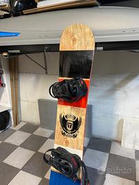 Snowboard Blackhole Escape con attacchi