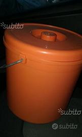 3 secchi con coperchio