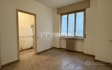 RIF. 565 - AMPIO TRILOCALE CENTRO PAESE DA RISTRUT