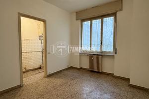 RIF. 565 - AMPIO TRILOCALE CENTRO PAESE DA RISTRUT