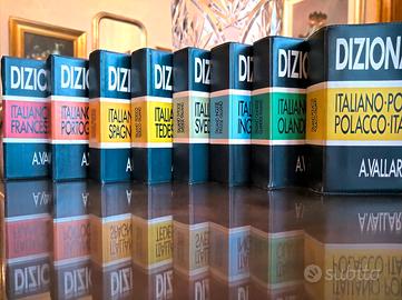 Dizionari Vallardi 8 lingue come nuovi