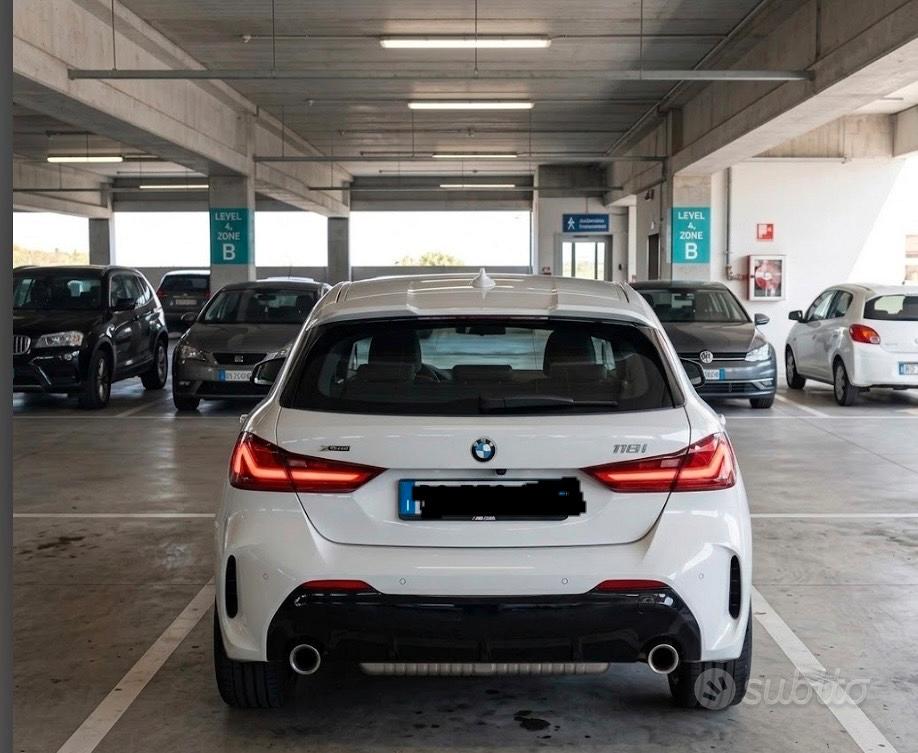 BMW 1 Series 2021 photo 2