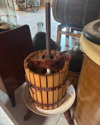 Torchio per vino molto bello