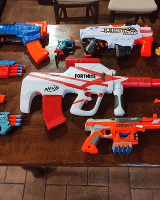COLLEZIONE PISTOLE/FUCILI NERF