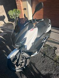 Yamaha Xmax 250