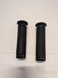 Manopole Barracuda + contrappesi da MT 07 2021-24